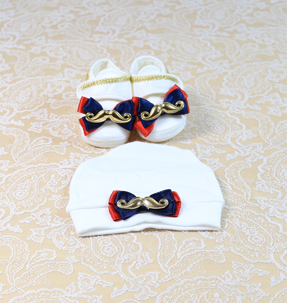 Bıyıklı Başlıklı Erkek Bebek Patiği