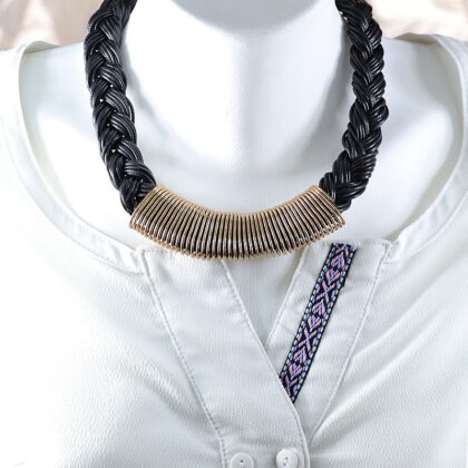 Deri Kolye Siyah Saç Örgülü Model