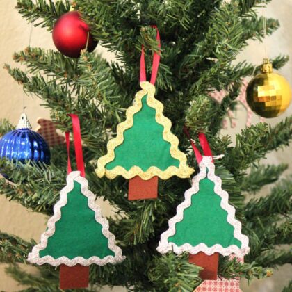 El Yapımı Keçeden Sutaşlı Çam Ağacı Yılbaşı Süsü Üçlü Set